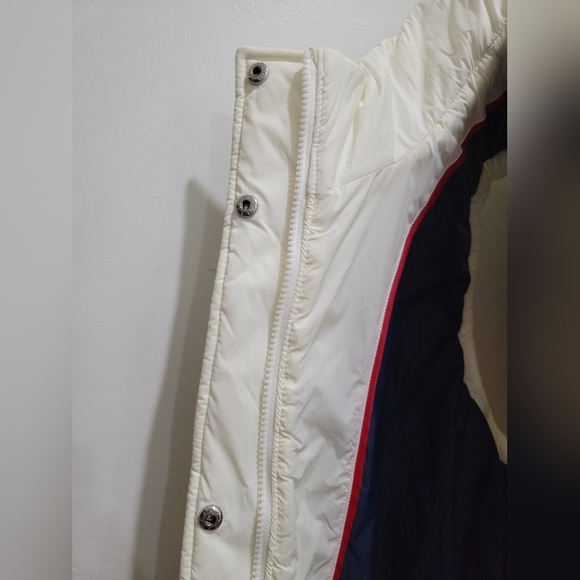 TOMMY HILFIGER IVY PUFFER VEST - Picture 13 of 14
